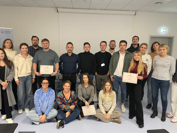 9 9